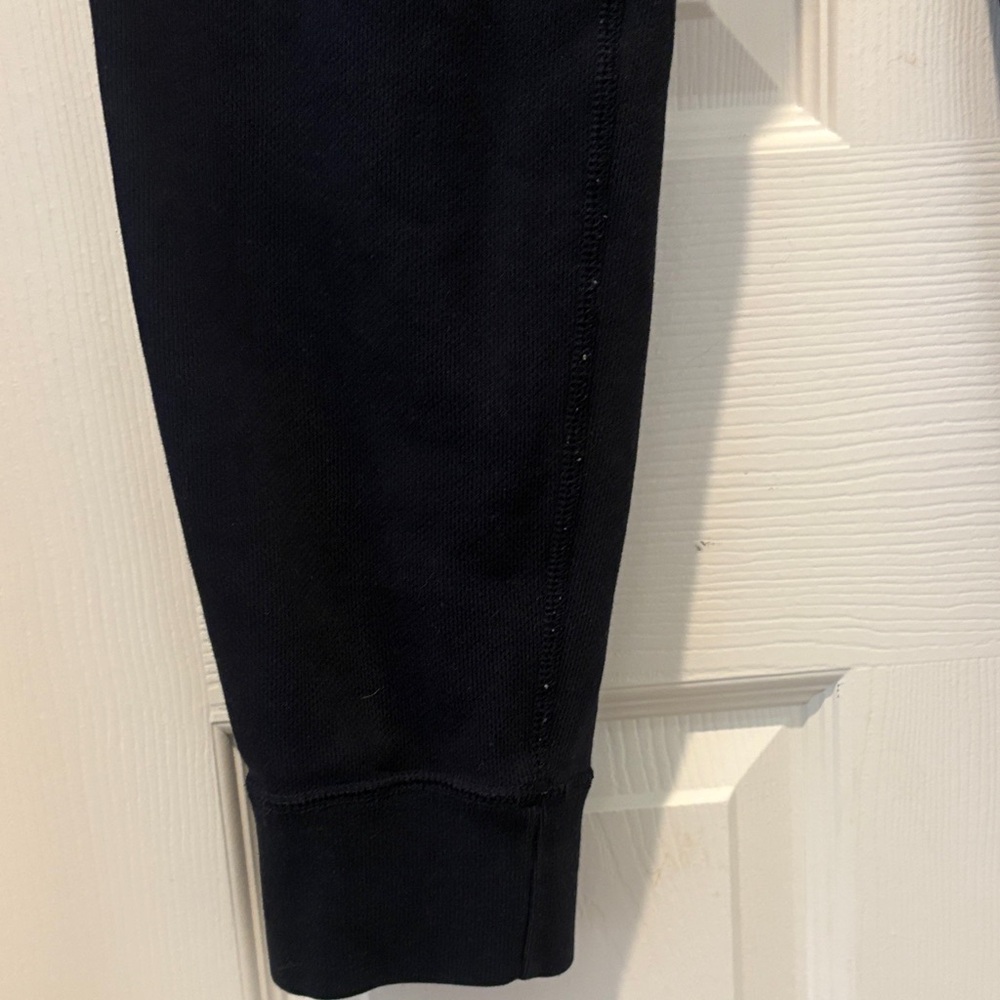 Uniqlo Black Sweatpants for Men - Picture 3 of 5